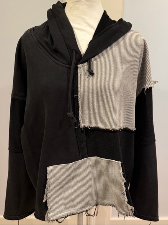 POL Tops - POL Oversized Textured Hoodie EUC Size L Black & Heather Gray